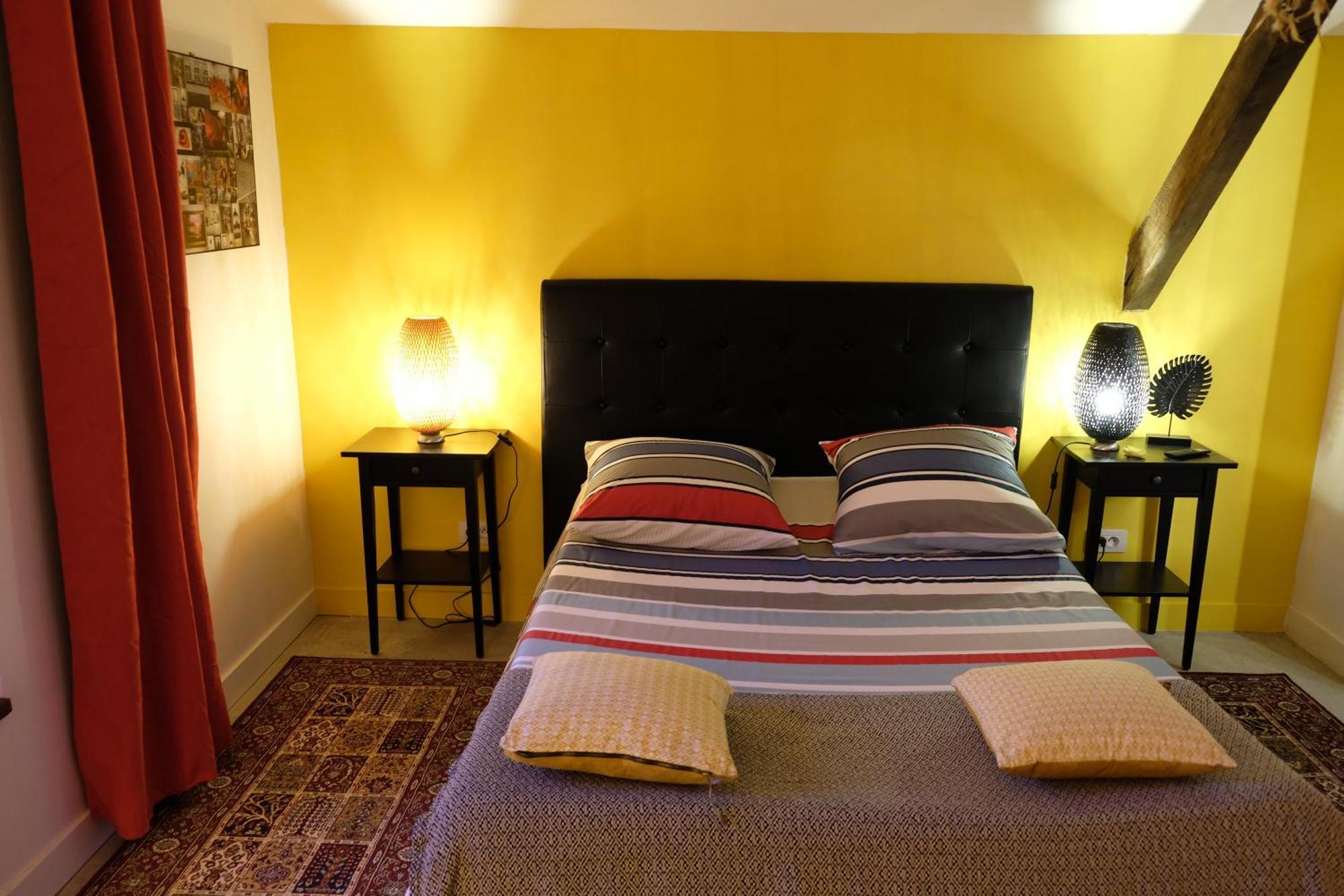 La Maison Jaune A La Janaie Parigne Room photo